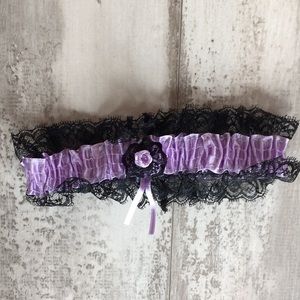 VIOLET SATIN GARTER WITH BLACK LACE